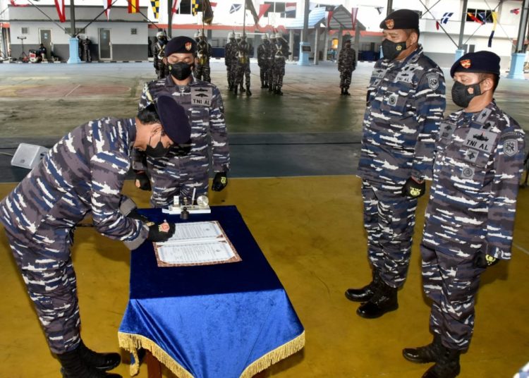 Prosesi sertijab yang dilaksanakan di Indoor Sport Koarmada II.