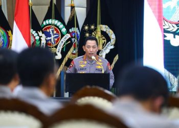Kapolri Jenderal Listyo Sigit Prabowo saat Listyo Sigit saat membuka rapat kerja teknis (rakernis) gabungan beberapa (satker) di Rupatama Polri. (foto: istimewa)
