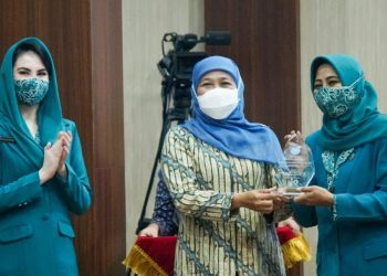 Gubernur Jatim Khofifah Indar Parawansa.