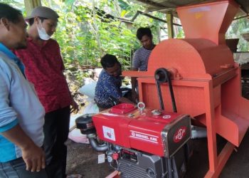 Mesin inovasi karya KKN  yang dapat mengakselerasi pembuatan pukul kandang.