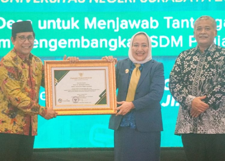 Bupati Bojonegoro Anna Mu'awanah dalam Rekognisi Pembelajaran Lampau (RPL) Desa.