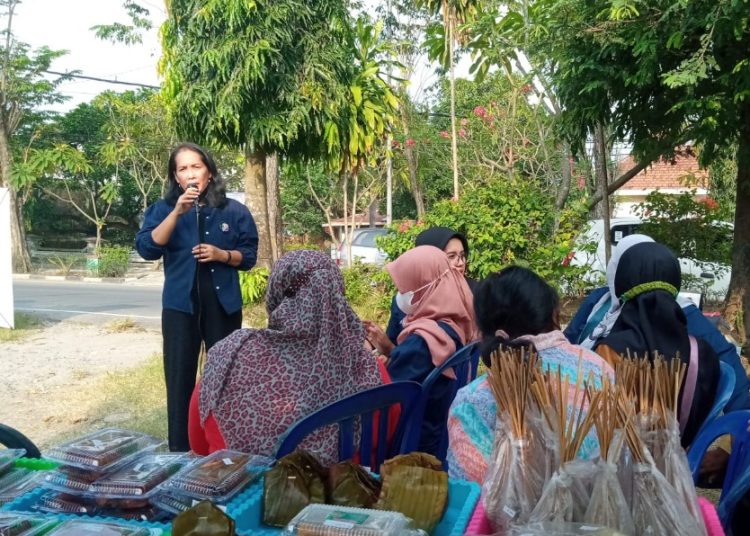 Bazar Ramadan yang menghadirkan aneka produk kuliner dan kerajinan (craft) Bojonegoro dan digelar di Jalan MH Thamrin 41, Kelurahan Ledok Kulon Bojonegoro.