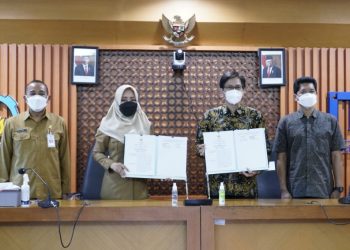 Kerja sama ITS dan Pemerintah Kabupaten (Pemkab) Mojokerto melalui penandatanganan nota kesepahaman atau Memorandum of Understanding (MoU).