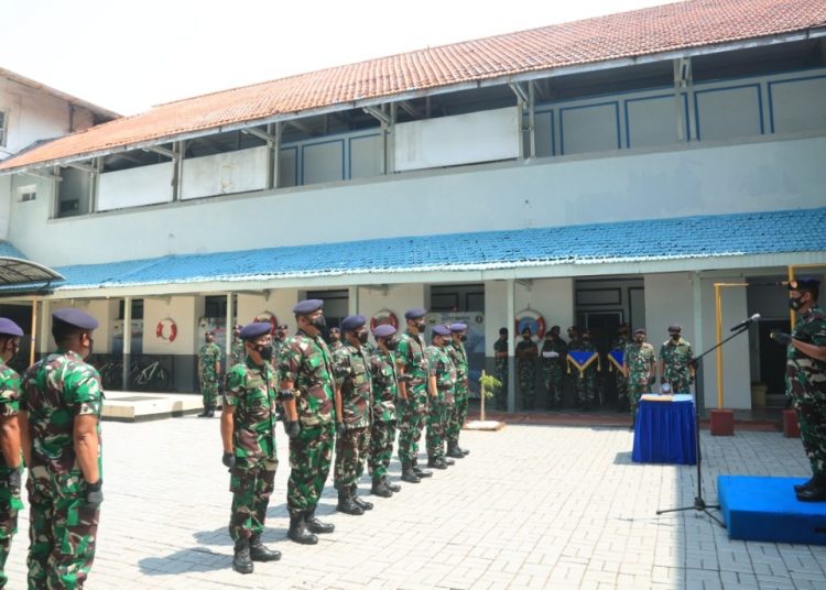 Prosesi serah terima jabatan empat komandan KRI unsur Satuan Kapan Bantu (Satban) Koarmada II.