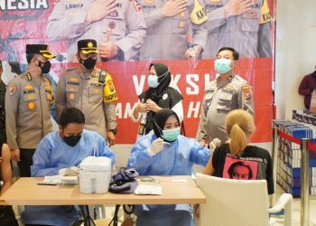 Pelaksanaan vaksinasi dosis ketiga atau booster yang bakal lebih digencarkan oleh Polri menjelang Lebaran.