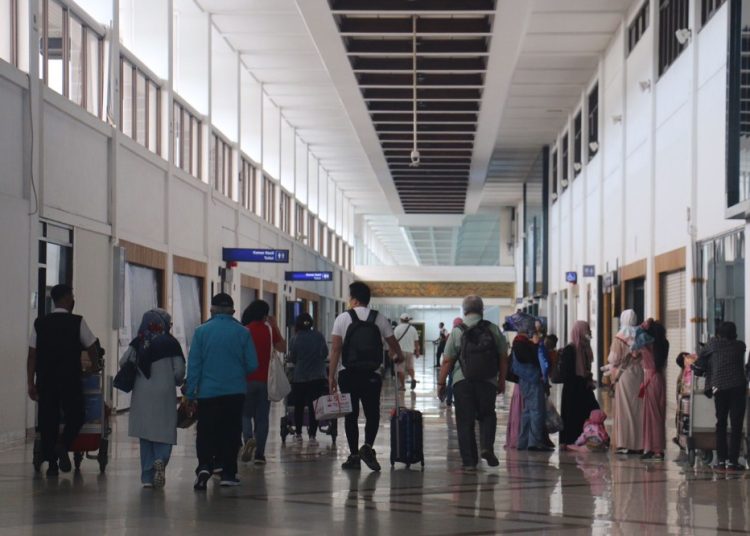 Suasana di Bandara Juanda. Selama tiwulan pertama tahun 2022 ini, tercatat ada kenaikan jumlah penumpang sebanyak  59,36 persen.