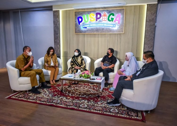 Talkshow di Pusat Pembelajaran Keluarga (Puspaga), lantai 2 gedung Siola.