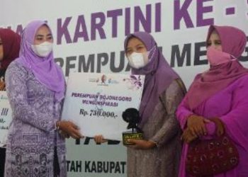 Wintari, peraih juara 1 Perempuan Menginspirasi dalam peringatan Hari Kartini yang diselenggarakan Pemkab Bojonegoro.