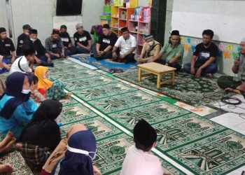 Pokja Judes menggelar kegiatan sosial pemberian santunan kepada anak yatim piatu di Yayasan Al Hasyimi, Jalan Kedung Thomas, Surabaya.