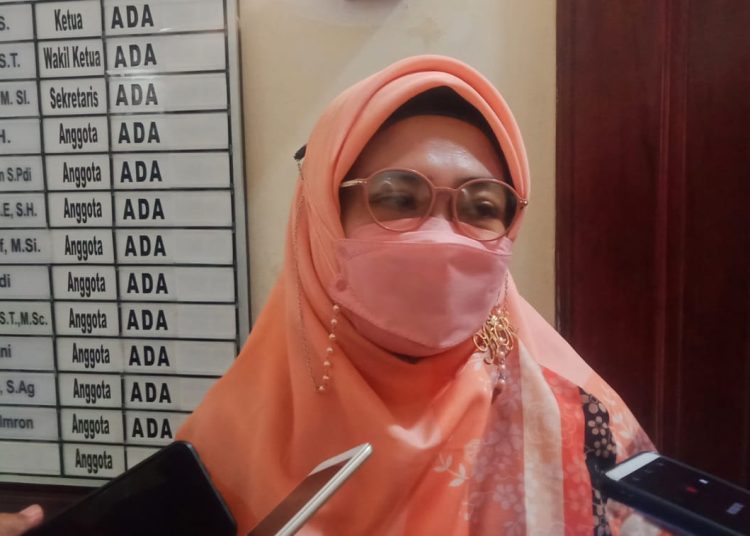 Wakil Ketua Komisi C DPRD Kota Surabaya Aning Rahmawati
