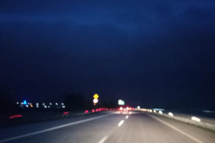 Salah satu ruas jalan tol di Jawa Timur. Dengan beban jalan tol yang tidak sepadat kawasan Jabodetabek, di Jatim belum akan diterapkan one way.