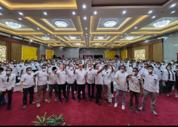 Deklarasi relawan Jokowi Plat K untuk tegak lurus setia 2024 bersama Presiden Joko Widodo (Jokowi) dalam acara Silahturahmi Daerah (Silatda) eks karesidenan Pati Plat K yang terdiri dari kabupaten Pati, Rembang, Grobogan, Blora, Kudus, Jepara.