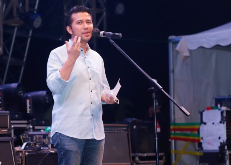 Wakil Gubernur Jawa Timur Emil Elestianto Dardak membuka pagelaran musik Navy Jazz Traffic Festival 2022.