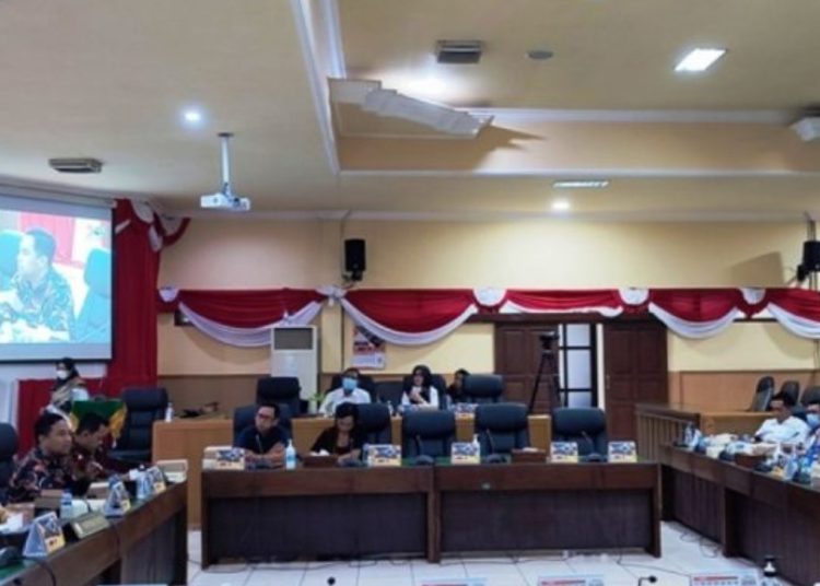 Suasana hearing yang membahas proyek Gas Processing Facility (GPF) Jambaran-Tiung Biru (JTB).