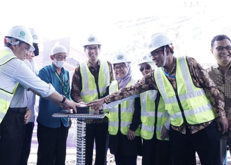 Seremoni groundbreaking Gedung ITS Retail yang berlokasi di sebelah Gedung Molina ITS.