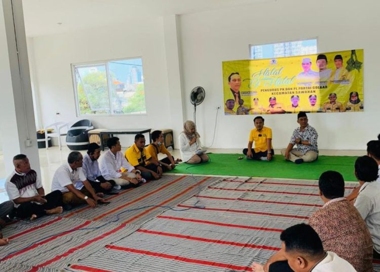 Ketua Fraksi Golkar DPRD Surabaya Arif Fathoni saat menghadiri kegiatan konsolidasi Pimpinan Kecamatan Partai Golkar Sawahan di Jalan Banyuurip.