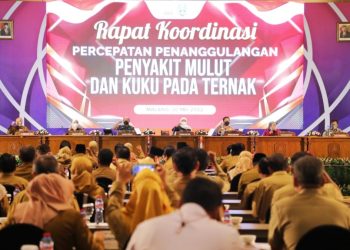 Rapat kordinasi percepatan penanggulangan Penyakit Mulut dan Kuku (PMK) pada hewan ternak di Ballroom Hotel Grand Mercure Kota Malang.