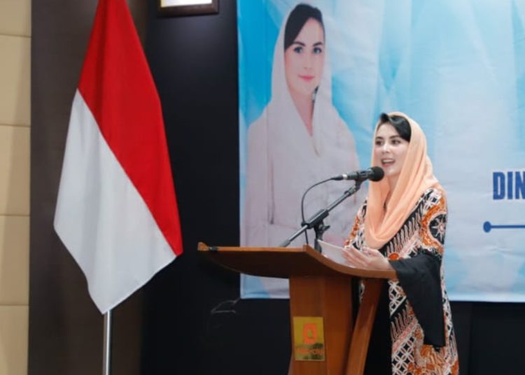 Ketua Dewan Kerajinan Nasional Daerah (Dekranasda) Provinsi Jawa Timur Arumi Bachsin.