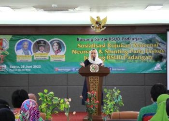 Bupati Bojonegoro Anna Mu'awanah saat menghadiri kegiatan bincang santai RSUD Padangan dalam acara Sosialisasi Rujukan Maternal Neonatal dan Stunting pada fasilitas kesehatan jejaring RSUD Padangan.