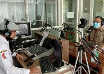 Talkhow tentang problematika hubungan suami istri dibahas di program Sapa (Selamat Pagi) di Malowopati FM dengan menghadirkan dokter dari RSUD dr R. Sosodoro Djatikoesoemo Bojonegoro.
