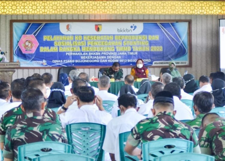 Kegiatan sosialisasi percepatan penurunan stunting di gedung Ahmad Yani Makodim 0813 Bojonegoro.