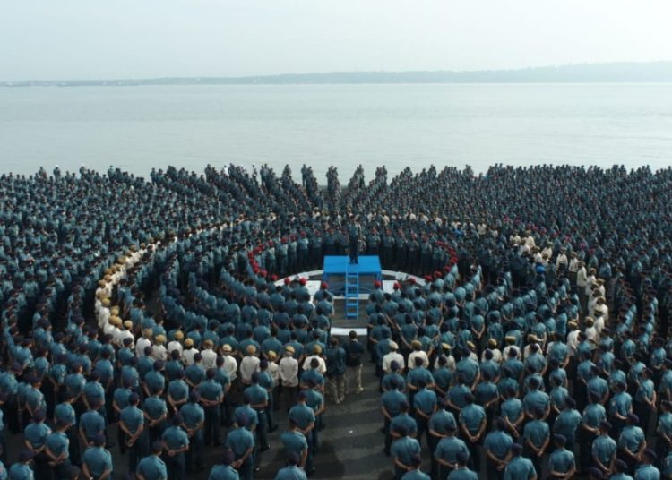 Apel khusus yang diikuti seluruh prajurit dan PNS jajaran Koarmada II dan berlangsung di Dermaga Madura, Ujung Surabaya.