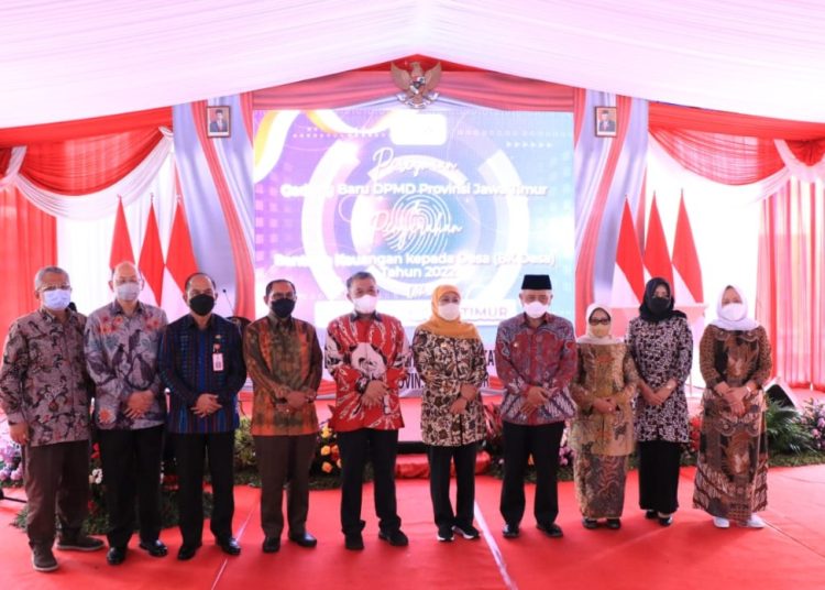 Bupati Bojonegoro Anna Mu'awanah menghadiri peresmian gedung baru kantor Dinas Pemberdayaan Masyarakat dan Desa (PMD) Provinsi Jawa Timur yang dilakukan Gubernur Jawa Timur Khofifah Indar Parawansa. Dalam acara ini sekaligus dilakukan penyerahan secara simbolis bantuan keuangan desa.