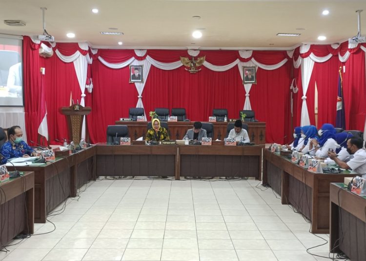 Suasana hearing DPRD Kabupaten Bojonegoro dengan  Federasi Serikat Pekerja Rokok Tembakau Makanan dan Minuman (FSPRTMM) terkait realisasi BLT.