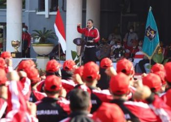 Wali Kota Surabaya Eri Cahyadi dalam pelepasan 794 atlet yang mengikuti Pekan Olahraga Pemerintah Provinsi (Porprov) Jawa Timur VII Tahun 2022.