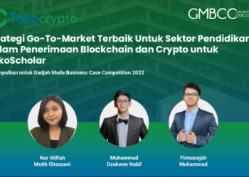 Tim ITS yang berhasil menyabet gelar juara I dalam kompetisi Gadjah Mada Business Case Competition 2022.