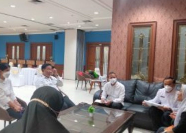 Bupati Bojonegoro Anna Mu’awanah di kantor Kemenpan RB, Jakarta.