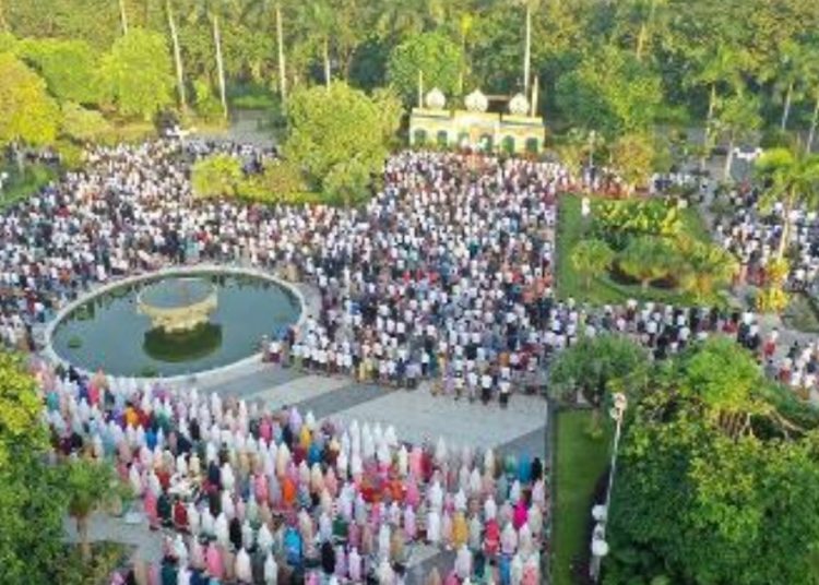 Foto dokumentasi pelaksanaan salat Idul Fitri di Taman Surya tahun ini.