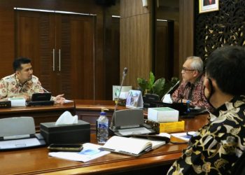 Wakil Gubernur Jatim Emil Elestianto Dardak di kantor Kementerian Koordinator Bidang Perekonomian RI.