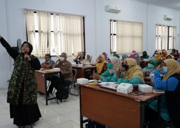 Sharing Class ‘Mengoptimalkan Kecerdasan Anak Berkebutuhan Khusus (ABK) dengan Individual Education Program (IEP) di Aula Bung Tomo kantor Dispendik Surabaya.
