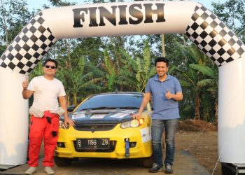 Wagub Jatim Emil Elestianto Dardak saat menghadiri penutupan HIPMI Jatim Kejurnas Sprint Rally Indonesia 2022 di Puslatker TNI-AL Bedali, Lawang, Malang.