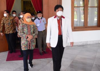 Ketua Badan Pembinaan Ideologi Pancasila (BPIP) RI Yudian Wahyudi bersama Gubernur Jatim Khofifah Indar Parawansa.