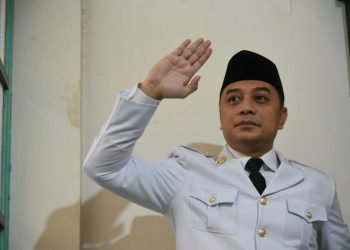 Wali Kota Surabaya Eri Cahyadi dalam roses syuting film dokumenter berjudul "Kusno" dan memerankan tokoh Bung Karno.