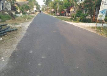 Jalan Desa Woro, Kecamatan Kepohbaru, Kabupaten Bojonegoro yang kini sudah diaspal.