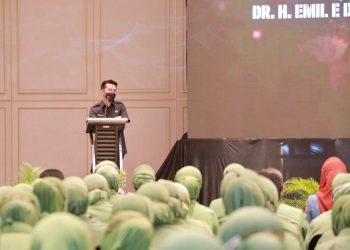 Wakil Gubernur Jawa Timur Emil Elestianto Dardak saat Pencanangan Digitalisasi UMKM Binaan Kodam V/Brawijaya di Ballroom Grand Mercure.