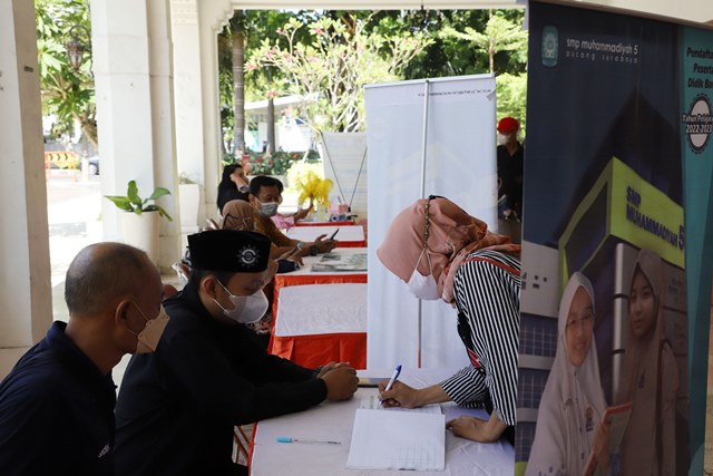 Pendaftaran Peserta Didik Baru (PPDB) offline di Balai Pemuda.