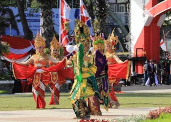 Salah satu penampilan yang ditampilkan dalam rangkaian upacara peringatan HUT kemerdekaan RI ke-77 di Grahadi.