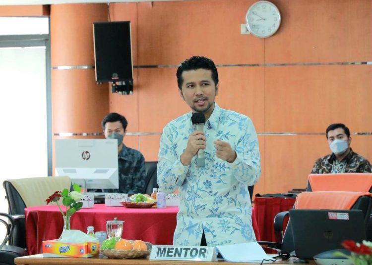 Wakil Gubernur Jawa Timur Emil Elestianto Dardak dalam seminar Implementasi Proyek Perubahan Peserta Pelatihan Kepemimpinan Nasional Tingkat I Angkatan LIII Tahun 2022.