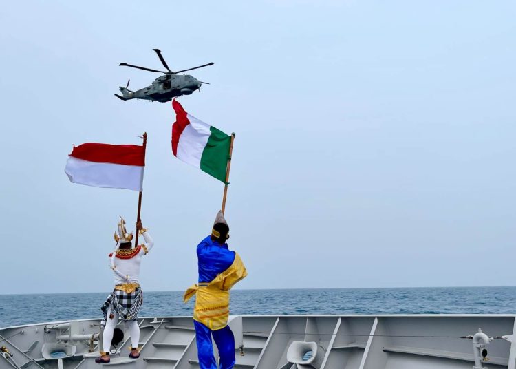 Salah satu kegiatan latihan bersama antara KRI Sultan Iskandar Muda-367 (SIM-367) dengan Kapal Perang Negara Italia ITS VIRGINIO FASAN-591 (FAS) yang dikemas dalam latihan Sea Joint Activity.
