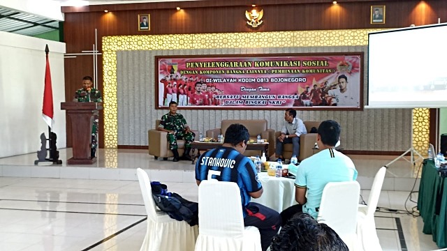 Suasana Komunikasi Sosial (Komsos) yang diselenggarakan di gedung Ahmad Yani, Kodim 0813 Bojonegoro.