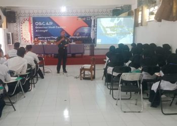 Kepala Staf Komando Distrik Militer (Kasdim) 0813 Bojonegoro, Mayor Inf I Putu Gede Widarta, membekali Wawasan Kebangsaan (Wasbang) terhadap mahasiswa baru Sekolah Tinggi Ekonomi dan Bisnis Islam Al Rosyid (STEBIA) tahun akademik 2022/2023.
