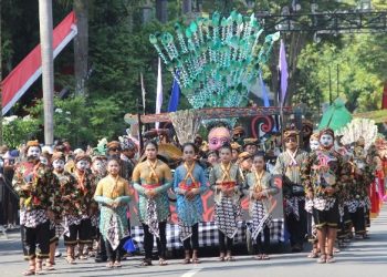 Pawai budaya yang digelar untuk memeriahkan HUT Kemerdekaan RI ke-77 di Bojonegoro.