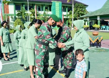 Penyambutan dua personel Kodim 0813 Bojonegoro yang telah selesai melaksanakan tugas perbantuan sebagai Satuan Tugas Aparat Teritorial (Satgas Apter) dalam memperkuat Satuan-Satuan Teritorial di wilayah Kodam XVII Cendrawasih.