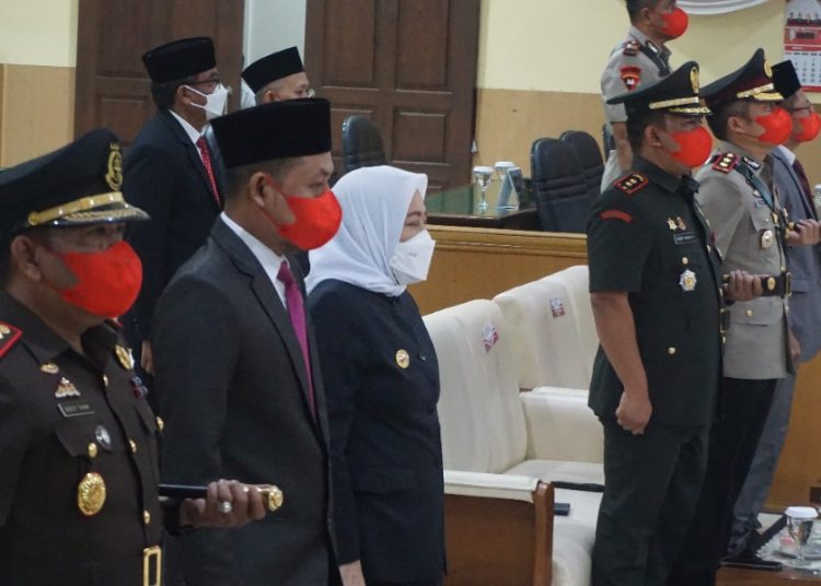 Bupati Bojonegoro Anna Mu'awanah mengikuti sidang tahunan MPR RI dan Sidang Bersama DPR RI secara virtual di ruang Rapat Paripurna DPRD Kabupaten Bojonegoro,