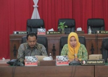 Susana publik hearing di DPRD Kabupaten Bojonegoro yang membahas Raperda Dana Abadi Pendidikan Berkelanjutan.
