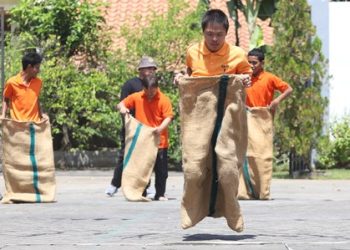 Lomba yang diikuti anak-anak disabilitas bersama anak-anak dari UPTD Kampung Anak Negeri Kota Surabaya di UPTD Lipondos Kalijudan.